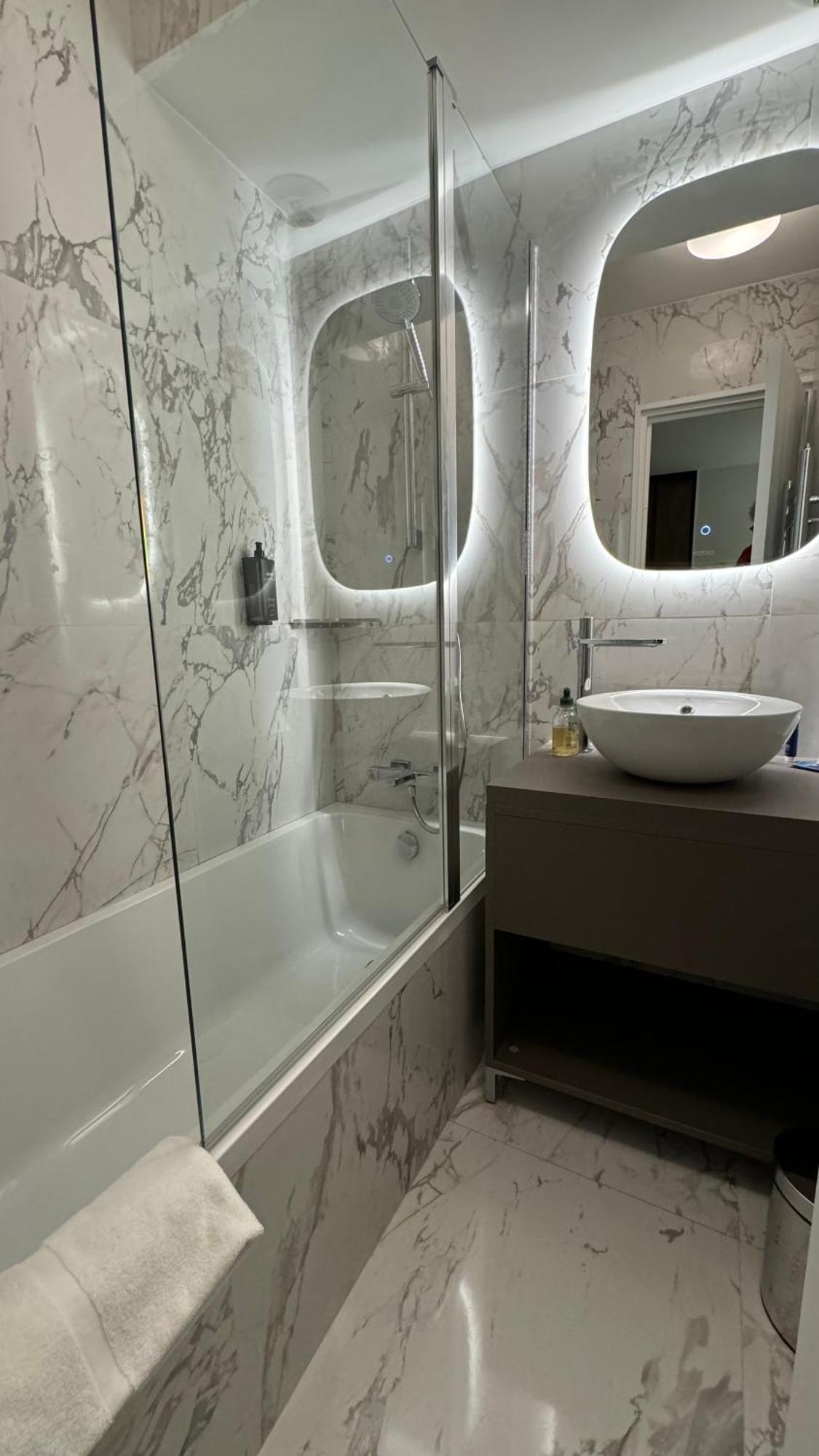 Penthouse vue mer et jacuzzi privé Antibes Exterior foto