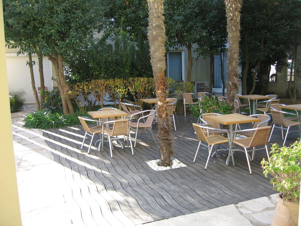 Penthouse vue mer et jacuzzi privé Antibes Exterior foto